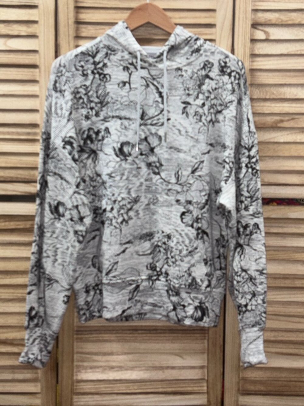Athleta Balance White Black Floral Sketch Hoodie S Like New - Picture 2 of 6